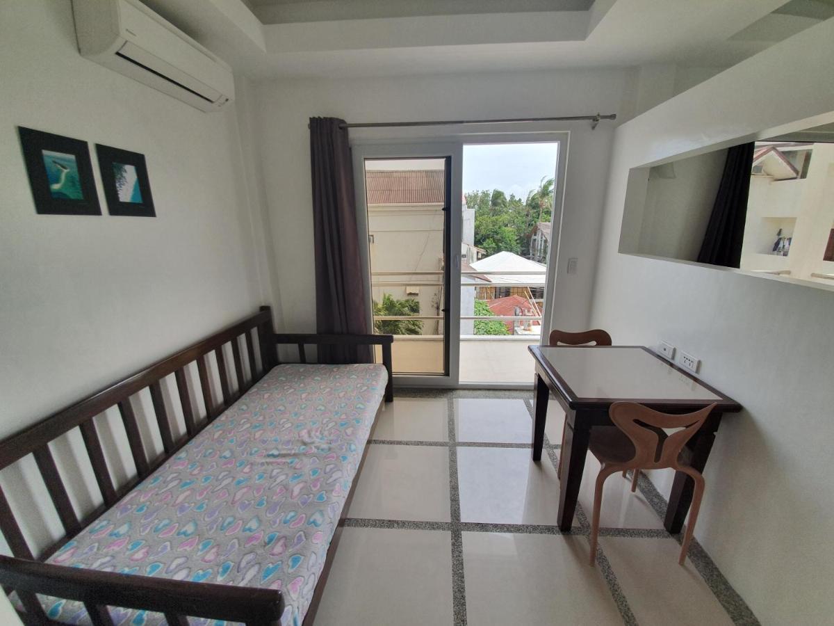 Clubboracay Apartelle Balabag  Ngoại thất bức ảnh